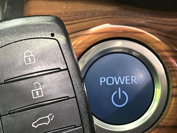 2022 Toyota Yaris Cross 6AA-MXPJ10 (UW-69ef58afc9a04)[5]