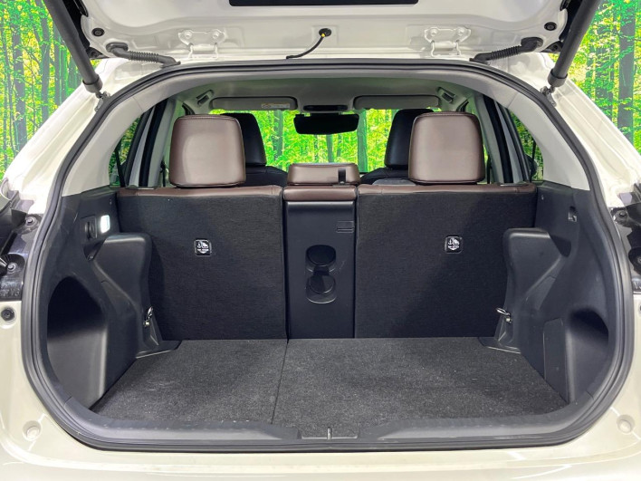 2022 Toyota Yaris Cross 6AA-MXPJ10 (UW-69ef58afc9a04)[13]