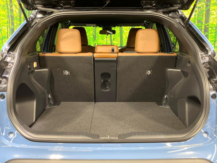 2023 Toyota Yaris Cross 6AA-MXPJ10 (UW-69ef58b01724a)[12]