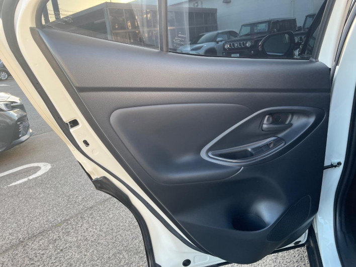 2022 Toyota Yaris Cross 6AA-MXPJ10 (UW-69ef58b109303)[17]