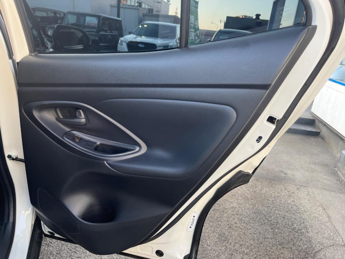 2022 Toyota Yaris Cross 6AA-MXPJ10 (UW-69ef58b109303)[20]