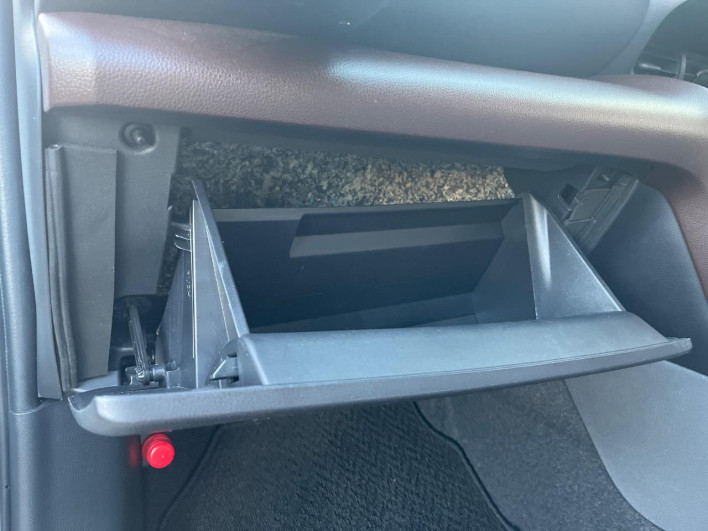 2022 Toyota Yaris Cross 6AA-MXPJ10 (UW-69ef58b109303)[29]