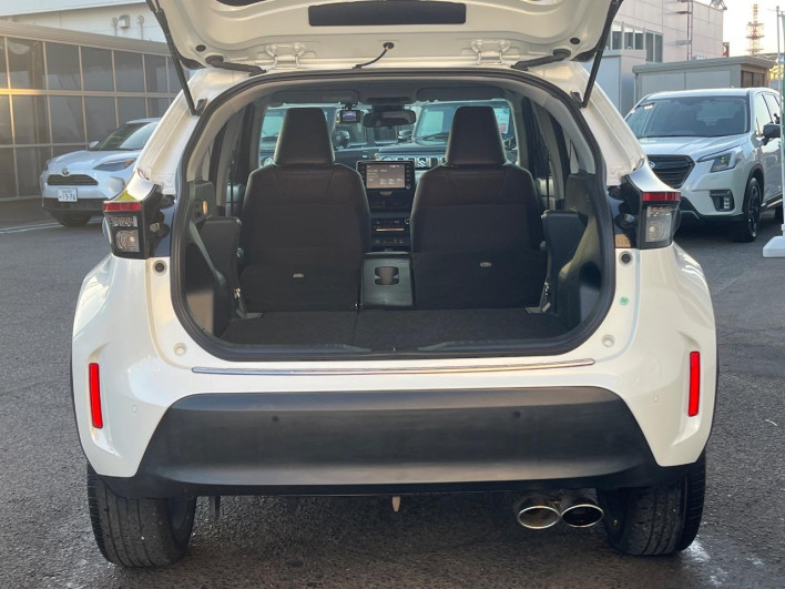 2022 Toyota Yaris Cross 6AA-MXPJ10 (UW-69ef58b109303)[24]