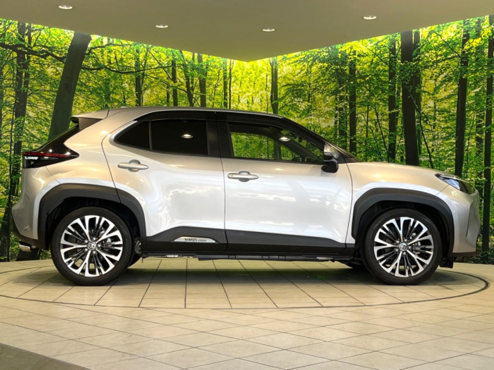 2022 Toyota Yaris Cross 6AA-MXPJ10 (UW-69ef58b1a0c96)[15]