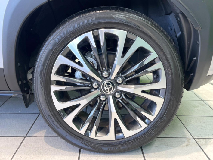 2022 Toyota Yaris Cross 6AA-MXPJ10 (UW-69ef58b1a0c96)[25]