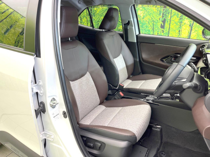 2023 Toyota Yaris Cross 6AA-MXPJ10 (UW-69ef58b2483e4)[16]