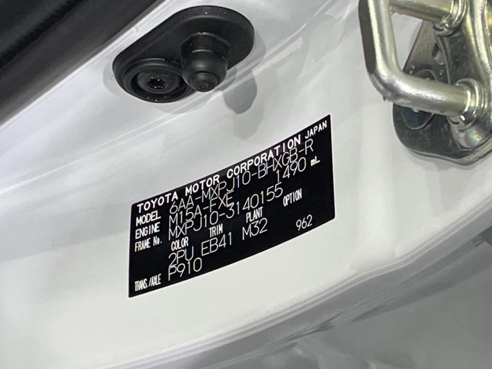 2024 Toyota Yaris Cross 6AA-MXPJ10 (UW-69ef58b2854c0)[1]