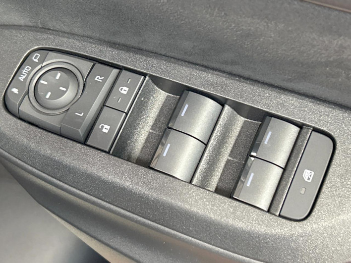 2025 Toyota Yaris Cross 6AA-MXPJ10 (UW-69ef58b2d5dd9)[29]