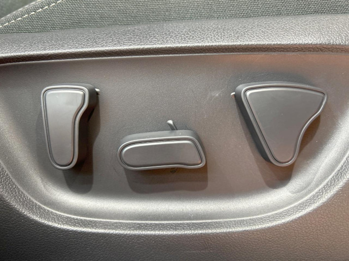 2025 Toyota Yaris Cross 6AA-MXPJ10 (UW-69ef58b2d5dd9)[28]