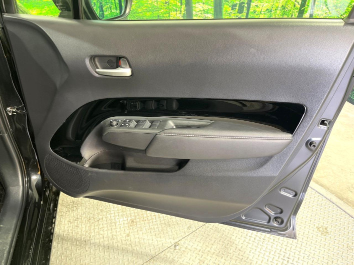 2022 Toyota Aqua 6AA-MXPK11 (UW-69ef58b4a431c)[28]