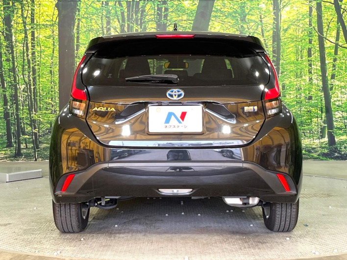2022 Toyota Aqua 6AA-MXPK11 (UW-69ef58b4a431c)[10]