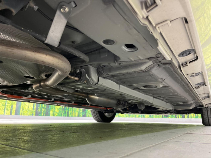 2022 Toyota Aqua 6AA-MXPK11 (UW-69ef58b4c0c18)[25]