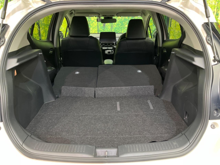 2022 Toyota Aqua 6AA-MXPK11 (UW-69ef58b4c0c18)[19]