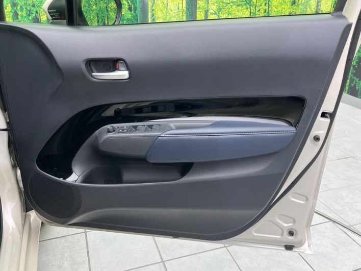 2022 Toyota Aqua 6AA-MXPK11 (UW-69ef58b4c0c18)[26]