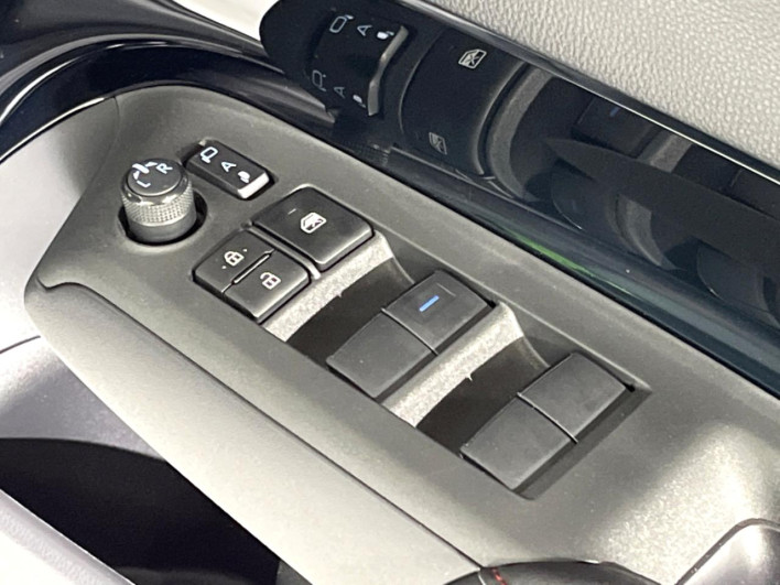 2023 Toyota Aqua 6AA-MXPK11 (UW-69ef58b536109)[9]