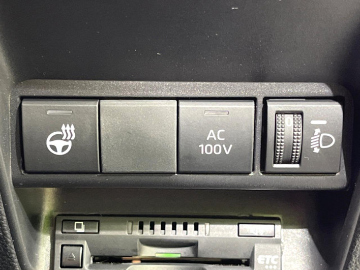 2023 Toyota Aqua 6AA-MXPK11 (UW-69ef58b536109)[12]