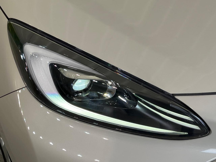 2023 Toyota Aqua 6AA-MXPK11 (UW-69ef58b62012b)[17]