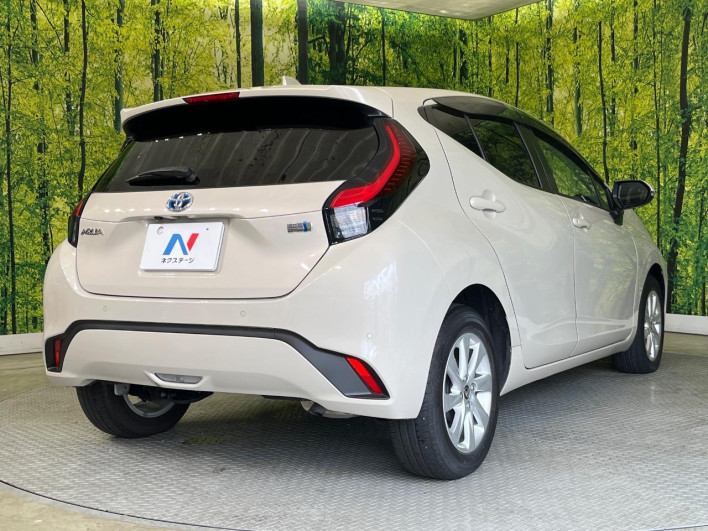 2023 Toyota Aqua 6AA-MXPK11 (UW-69ef58b62012b)[10]