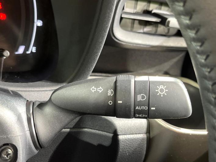 2022 Toyota Sienta 6AA-MXPL10G (UW-69ef58b6d55ca)[9]