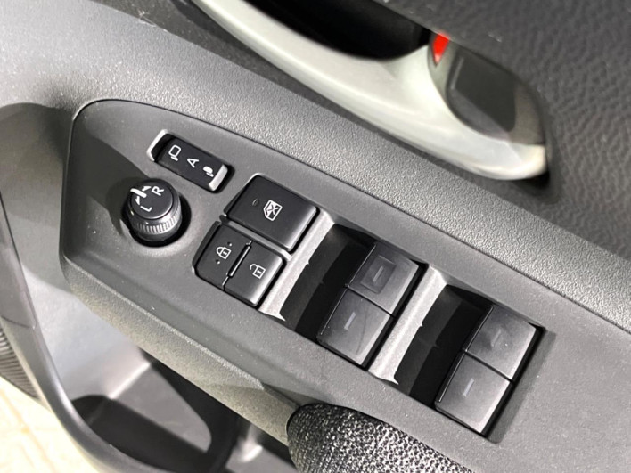 2022 Toyota Sienta 6AA-MXPL10G (UW-69ef58b6d55ca)[18]