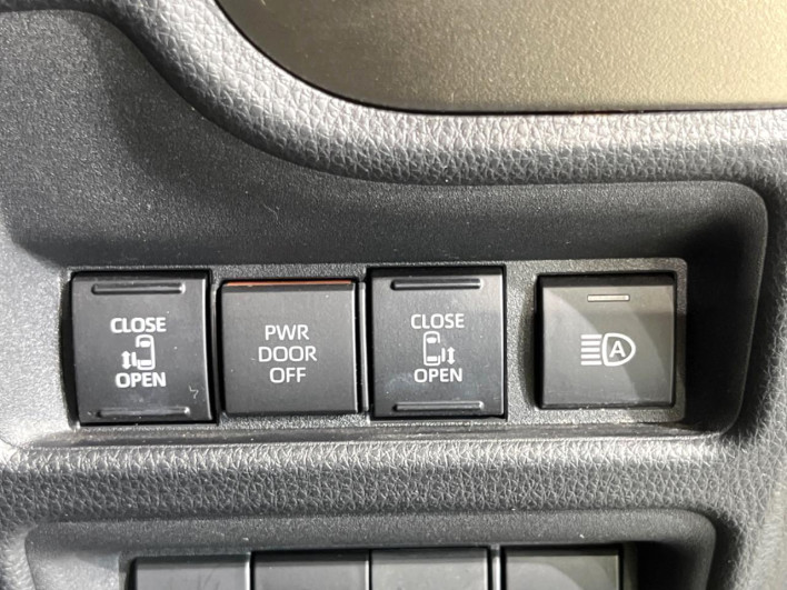 2022 Toyota Sienta 6AA-MXPL10G (UW-69ef58b6d55ca)[17]