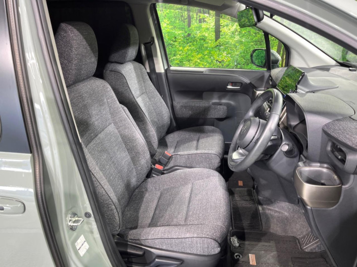 2022 Toyota Sienta 6AA-MXPL10G (UW-69ef58b6d55ca)[29]