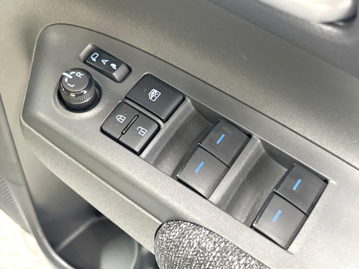 2023 Toyota Sienta 6AA-MXPL10G (UW-69ef58b76de79)[28]