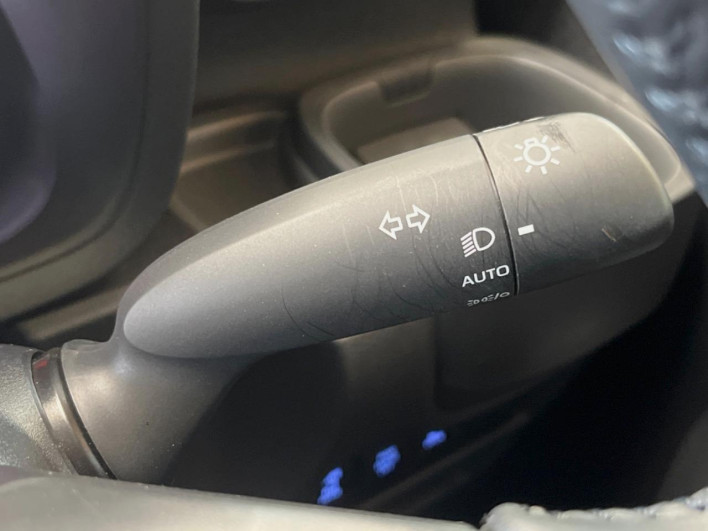 2023 Toyota Sienta 6AA-MXPL10G (UW-69ef58b81a6ff)[7]