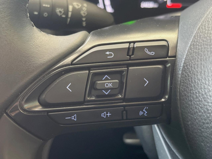 2023 Toyota Sienta 6AA-MXPL10G (UW-69ef58b81a6ff)[5]