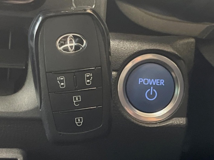 2023 Toyota Sienta 6AA-MXPL10G (UW-69ef58b81a6ff)[16]