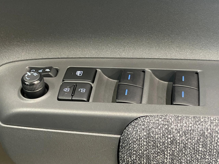 2023 Toyota Sienta 6AA-MXPL10G (UW-69ef58b81a6ff)[20]