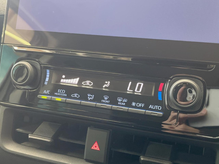 2023 Toyota Sienta 6AA-MXPL10G (UW-69ef58b81a6ff)[13]