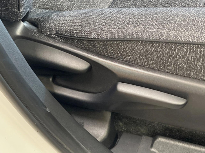 2023 Toyota Sienta 6AA-MXPL10G (UW-69ef58b81a6ff)[24]