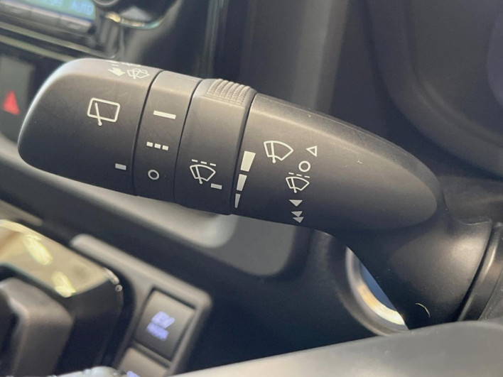 2023 Toyota Sienta 6AA-MXPL10G (UW-69ef58b81a6ff)[8]