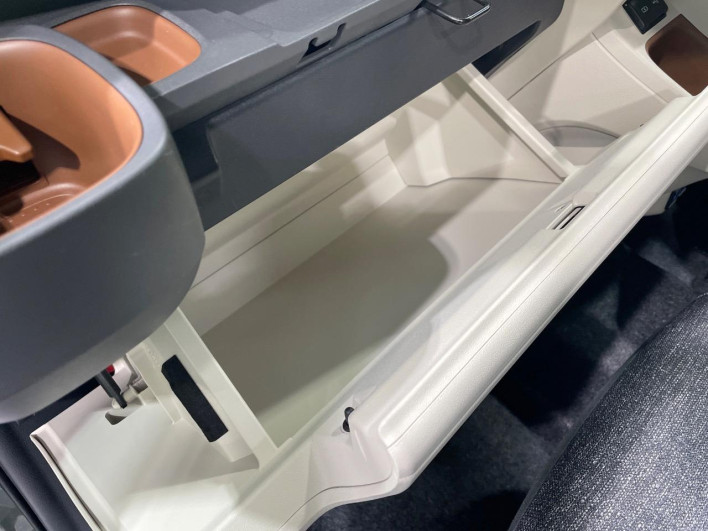 2024 Toyota Sienta 6AA-MXPL10G (UW-69ef58b8d88c4)[9]