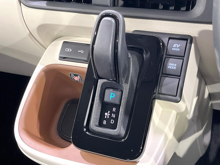 2025 Toyota Sienta 6AA-MXPL10G (UW-69ef58b986f84)[24]