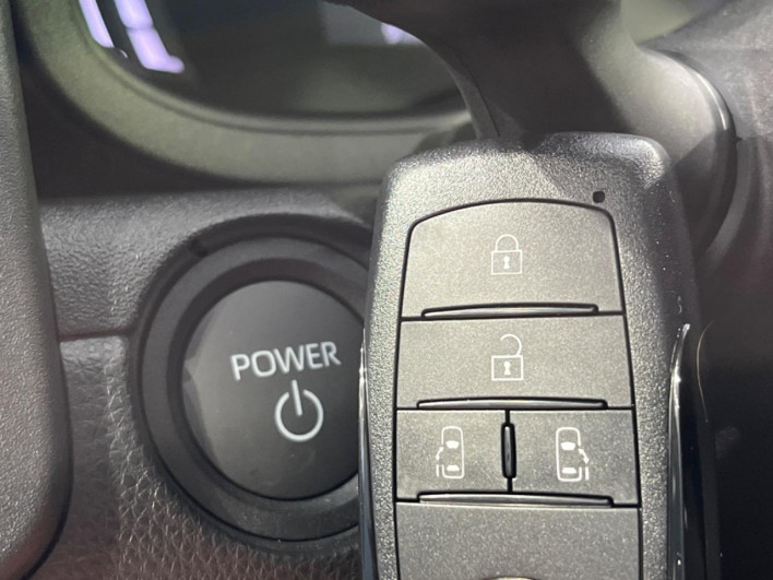 2026 Toyota Sienta 6AA-MXPL10G (UW-69ef58b9ad7bb)[28]