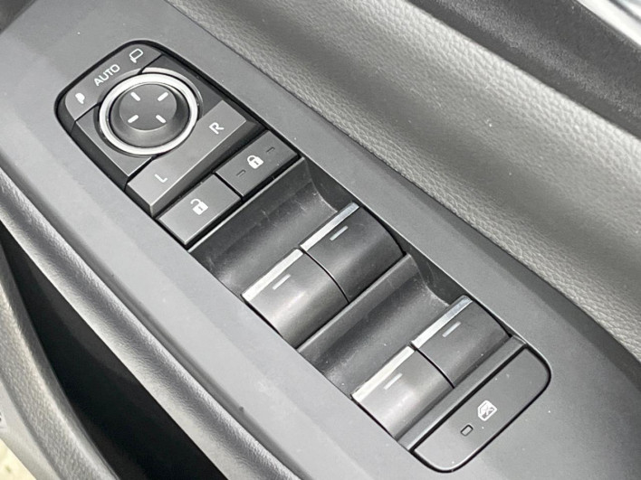 2023 Toyota Prius 6AA-MXWH60 (UW-69ef58bc761b1)[28]