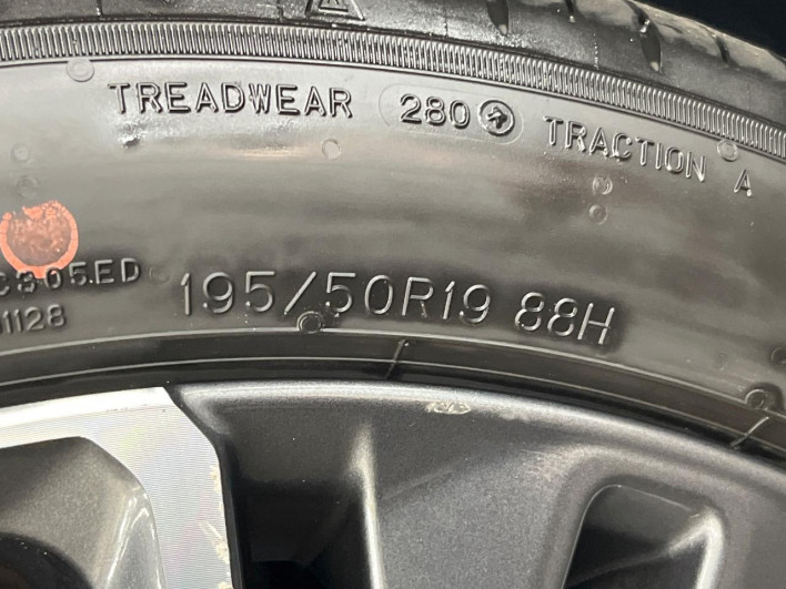 2023 Toyota Prius 6AA-MXWH60 (UW-69ef58bc761b1)[4]