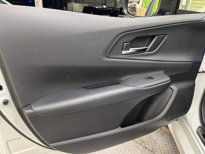 2023 Toyota Prius 6AA-MXWH60 (UW-69ef58bd03594)[24]