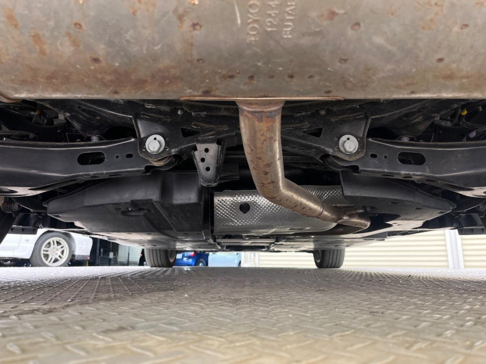 2023 Toyota Prius 6AA-MXWH60 (UW-69ef58bd03594)[4]