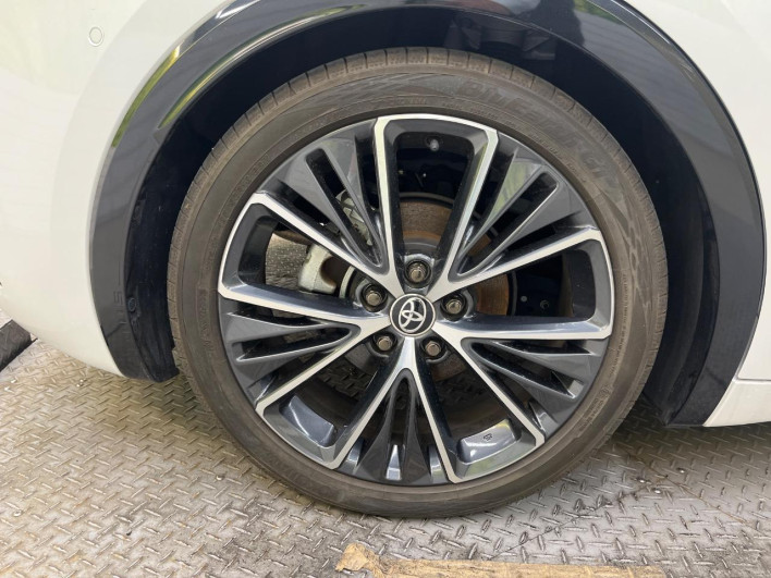 2023 Toyota Prius 6AA-MXWH60 (UW-69ef58bd03594)[3]