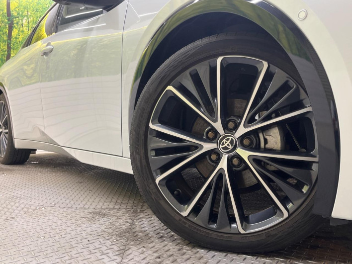 2023 Toyota Prius 6AA-MXWH60 (UW-69ef58bd03594)[1]