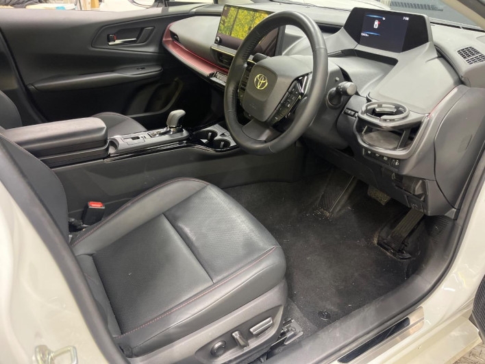 2023 Toyota Prius 6AA-MXWH60 (UW-69ef58bd03594)[10]