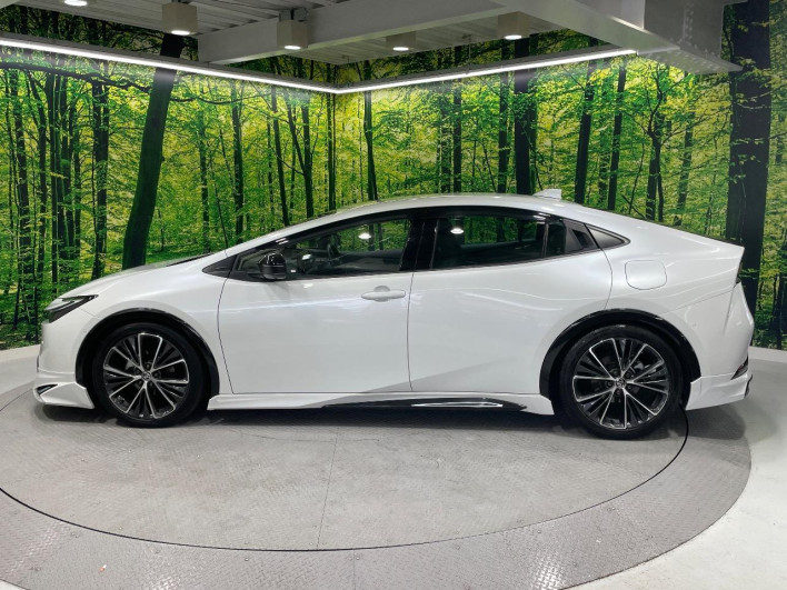 2023 Toyota Prius 6AA-MXWH60 (UW-69ef58bd78073)[13]