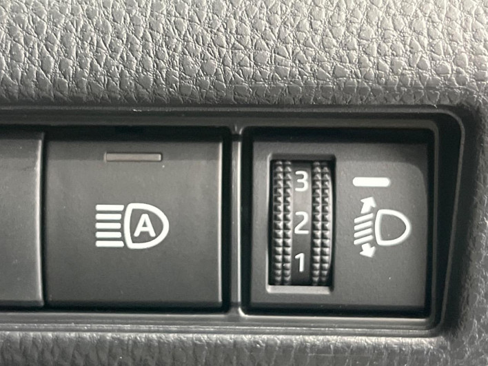 2023 Toyota Prius 6AA-MXWH60 (UW-69ef58be2ccd7)[28]