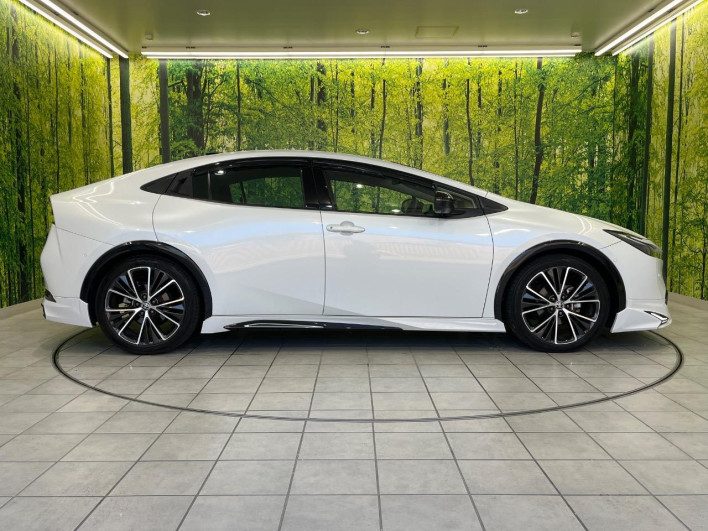 2023 Toyota Prius 6AA-MXWH60 (UW-69ef58be2ccd7)[9]