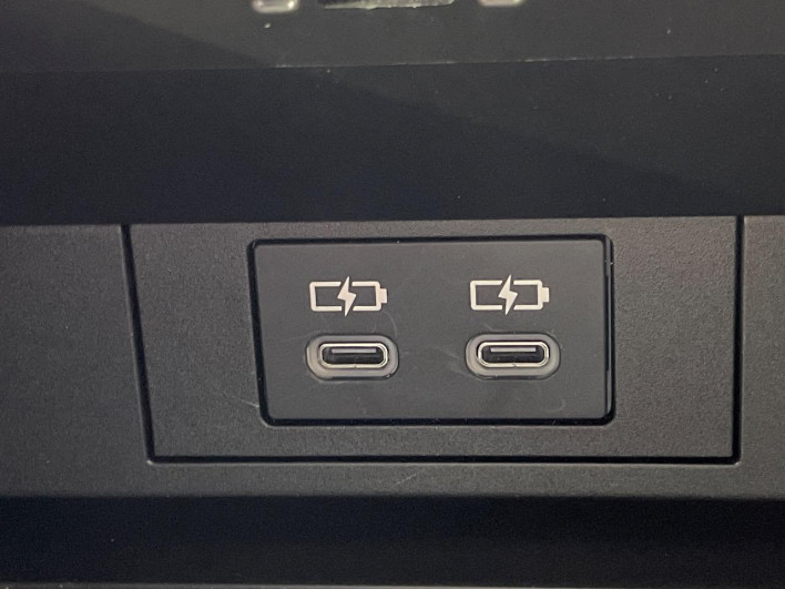 2025 Toyota Prius 6AA-MXWH60 (UW-69ef58be713de)[28]