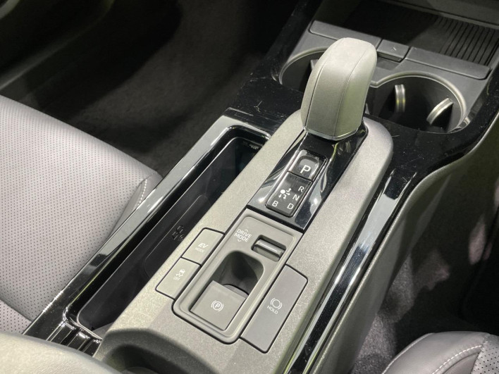 2025 Toyota Prius 6AA-MXWH60 (UW-69ef58be713de)[26]