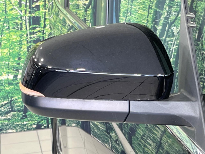 2022 Toyota Voxy 6BA-MZRA90W (UW-69ef58bf46052)[21]